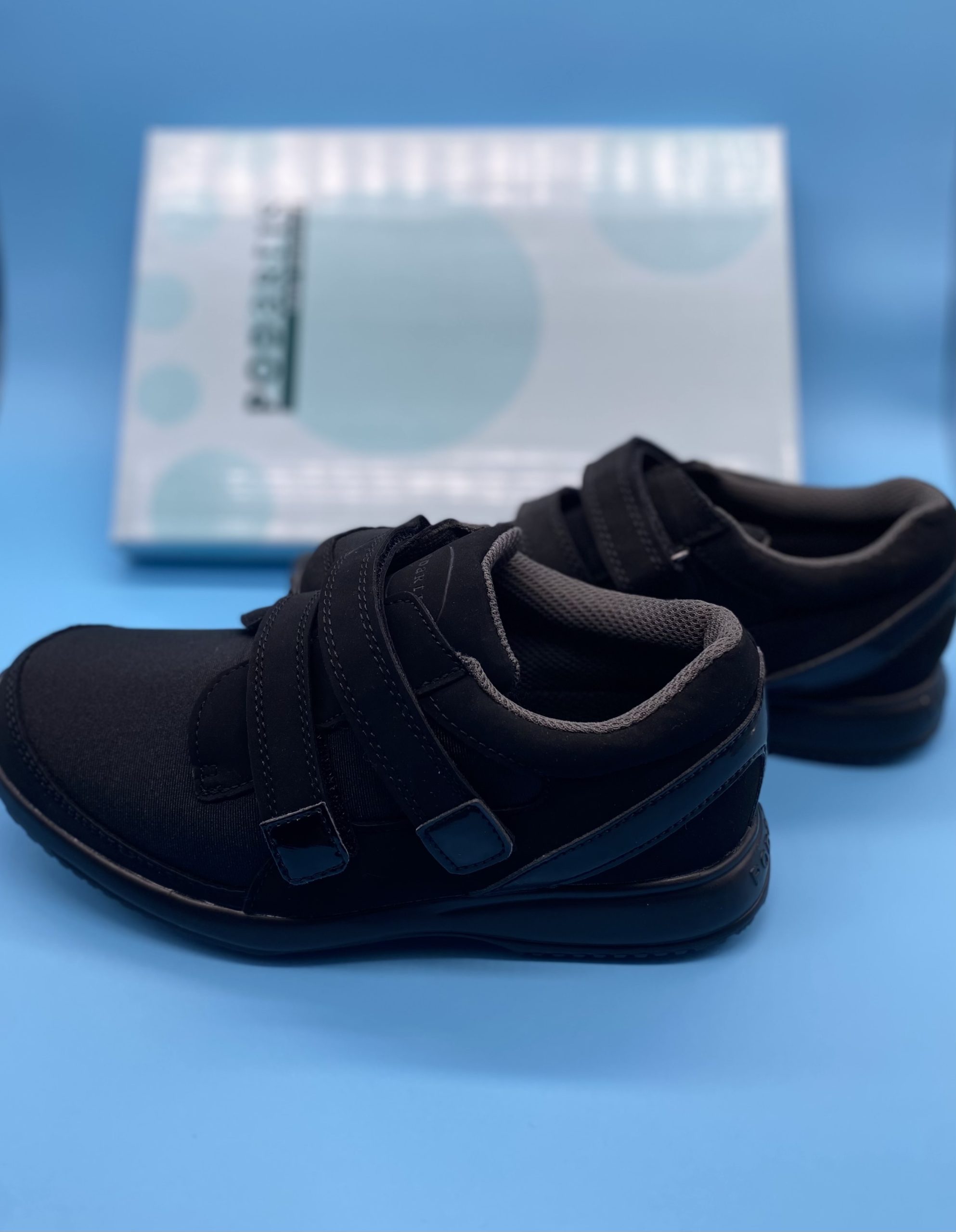 Scarpa ortopedica post-operatoria Podartis Deambulo Sport Donna modello SA300 nera con chiusura multivelcro.