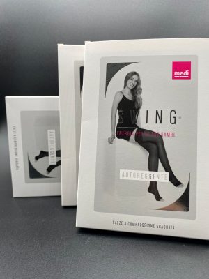 Calza autoreggente trasparente MEDI Swing Sheer & Soft a punta aperta in colore nero e naturale.