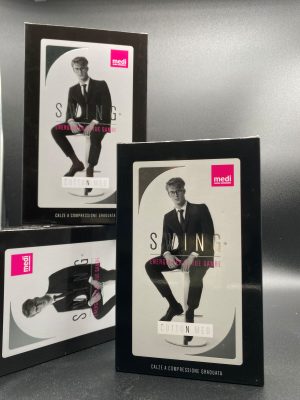 Gambaletto a compressione graduata da uomo Medi Swing Cotton Med in cotone nero senza polsino.